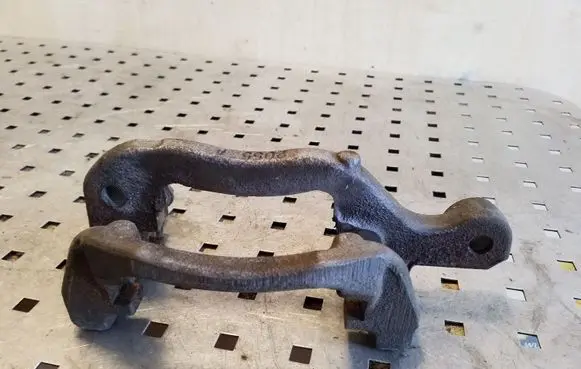 Nissan X-Trail T32 Brake caliper pad carrier rear 
