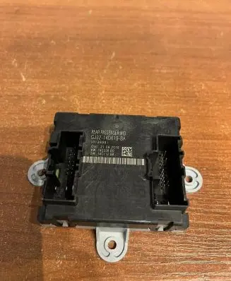 Land Rover Discovery Sport Door control unit/module GJ3214D619BA D4651