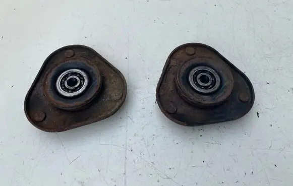 Toyota Corolla Verso E121 Front upper strut mount 