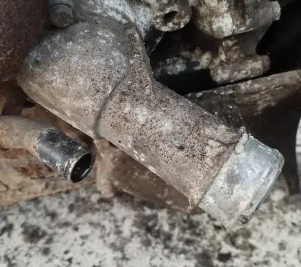 Mercedes-Benz E W210 Engine coolant pipe/hose