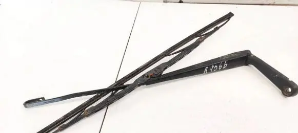 Opel Zafira A Front wiper blade arm