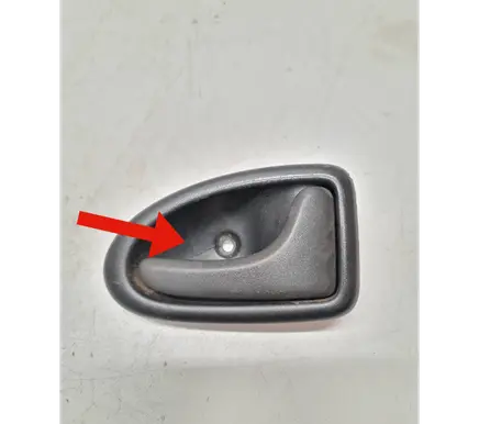 Opel Vivaro Front door interior handle 8200028995 99035101