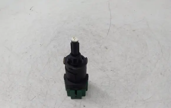 Peugeot 5008 Brake pedal sensor switch 9670430580