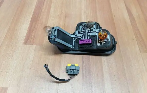 Renault Megane III Tail light bulb cover holder 89076124 265500008R