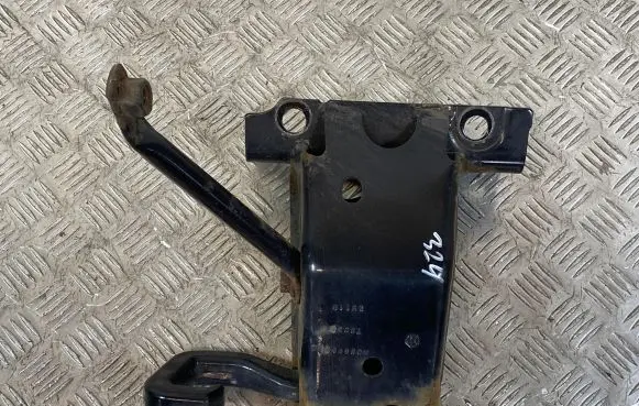 Jeep Grand Cherokee Towing hook eye 