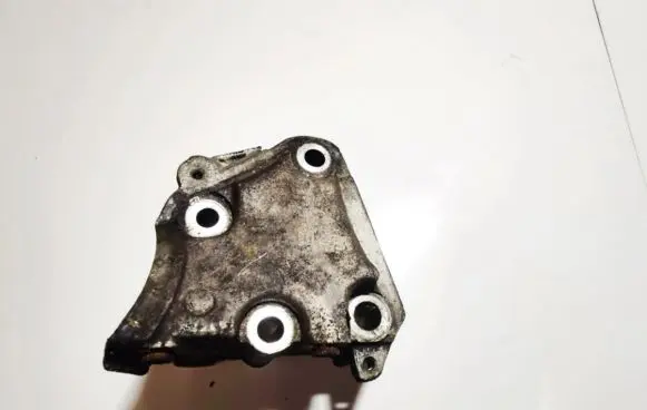 Peugeot 307 Engine mounting bracket 9628311880