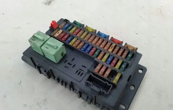 Mini One - Cooper R50 - 53 Fuse box set 518030317