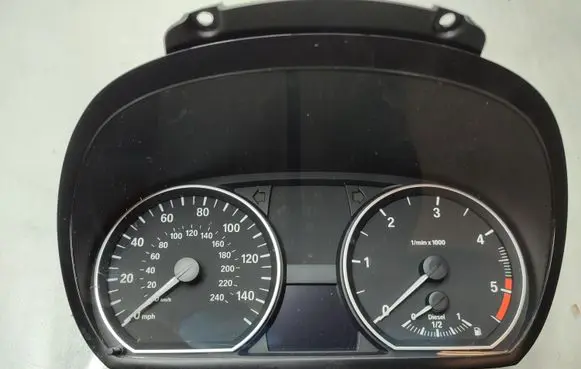 BMW 1 E81 E87 Speedometer (instrument cluster) 9242333