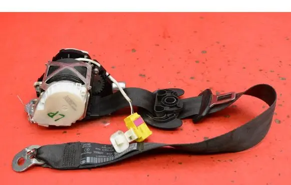 Volkswagen PASSAT CC Front seatbelt 3C1857705P