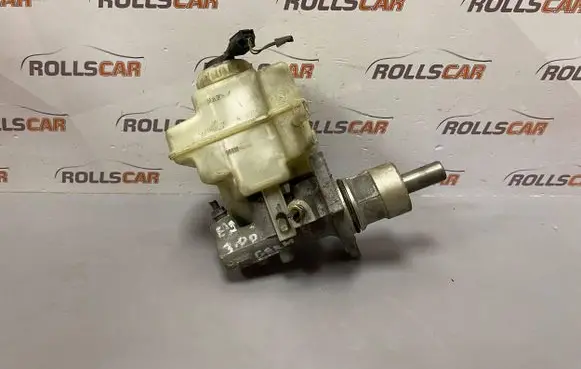 BMW 5 E39 Master brake cylinder 32066792
