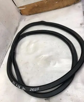 Mercedes-Benz C W206 Front door rubber seal
