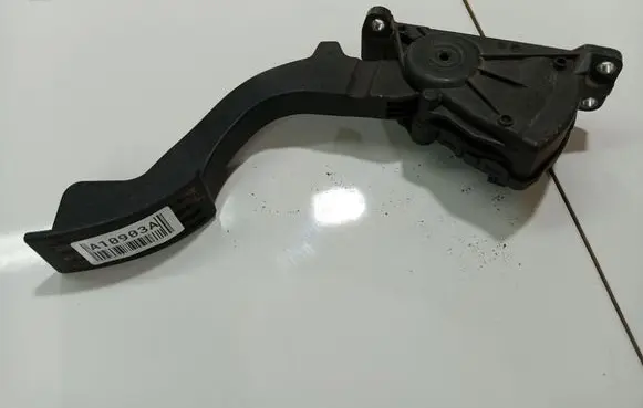 Ford Focus Accelerator throttle pedal 4M519F836AK