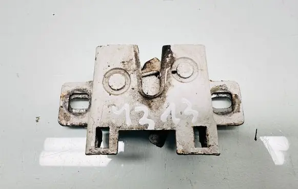 Engine bonnet/hood lock/catch