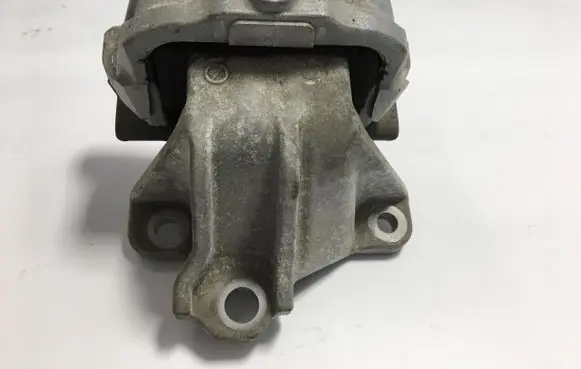 Mitsubishi Outlander Engine mount vacuum valve 