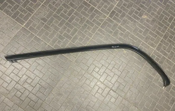 Mercedes-Benz E W210 Rear side glass trim 