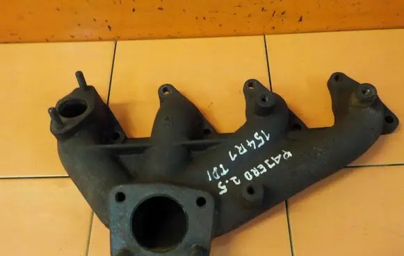 Mitsubishi Pajero Exhaust manifold MR571363 154R1