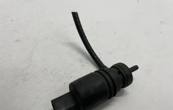 Mercedes-Benz E W212 Windscreen/windshield washer pump