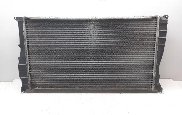 BMW 1 E82 E88 Coolant radiator 7788903 17117788903 7810258