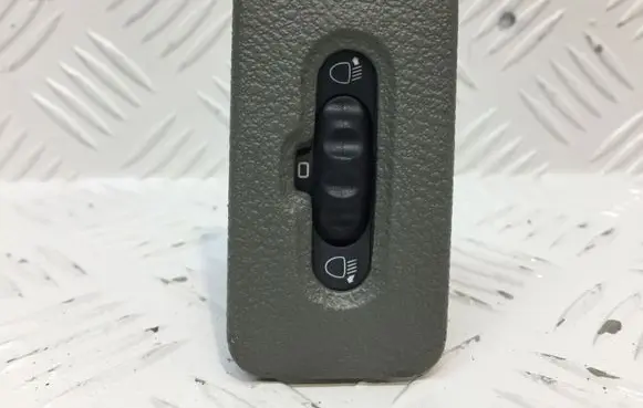 Renault Master II Headlight level height control switch 8200060042