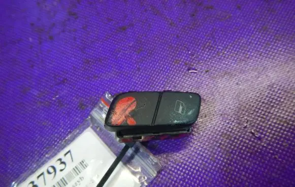 Volkswagen Polo Quarter vent window switch 6Q0959856