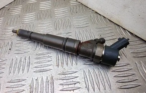 BMW X5 E53 Fuel injector 7785984 0445110047