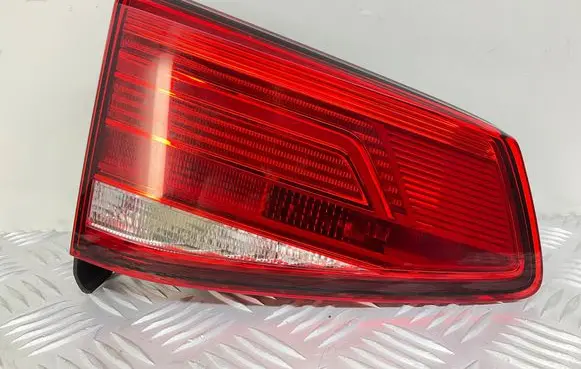 Volkswagen PASSAT B8 Tailgate rear/tail lights