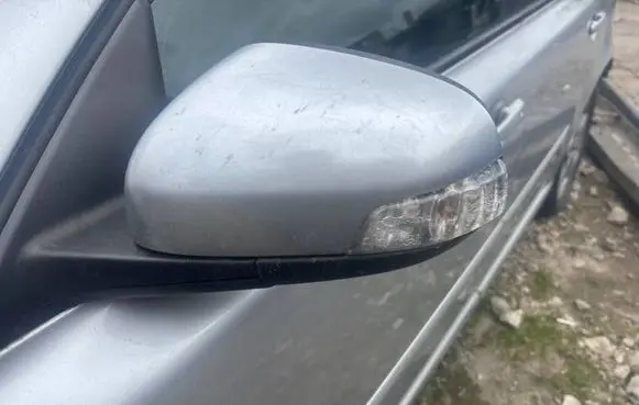 Volvo S40 Front door electric wing mirror 