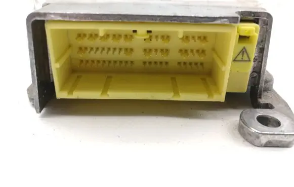 Toyota Avensis T270 Airbag control unit/module 8917005250