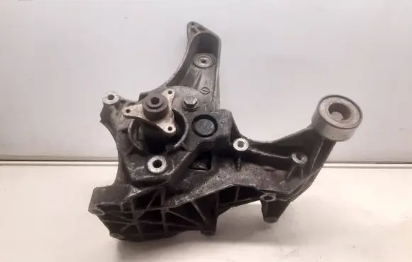 Renault Scenic I Power steering pump mounting bracket 7700100712 329170111