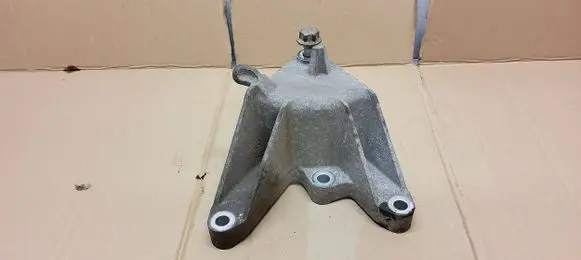 Opel Insignia A Engine mounting bracket 13228289