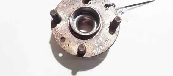 Mazda 323 Rear wheel hub