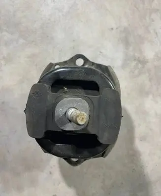 BMW X5 E70 Engine mount bracket 678065302