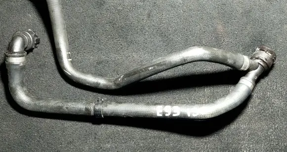 BMW 3 E92 E93 Gearbox oil cooler pipe/hose 