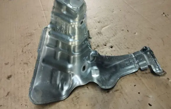 Peugeot 4007 Exhaust heat shield 9682644380