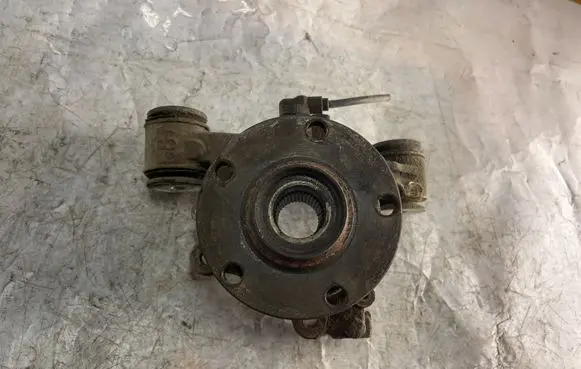 Audi A6 S6 C5 4B Rear wheel hub