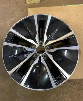 Volvo XC90 R19 alloy rim 31680216