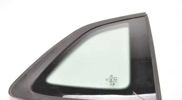 Volkswagen Tiguan Rear side window 571845042G