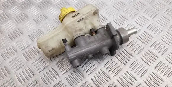 Volkswagen Golf IV Master brake cylinder