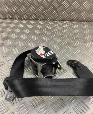 Audi Q7 4L Rear seatbelt 4L0857805G