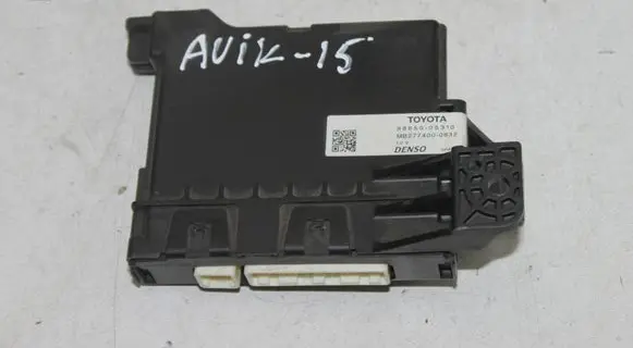 Toyota Avensis T270 Air conditioning/heating control unit 8865005310