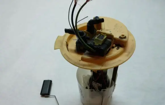 Fiat 500L In-tank fuel pump 51887866