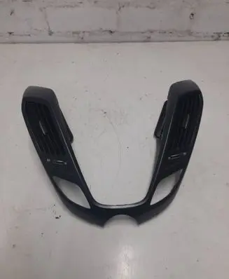 Hyundai Veloster Dash center air vent grill