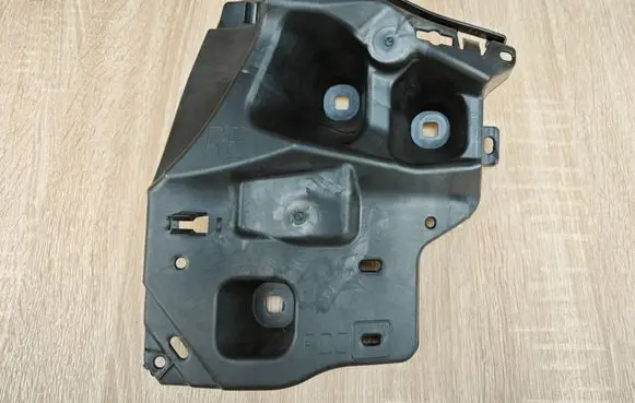 BMW 4 G22 G23 G24 G26 Rear bumper mounting bracket 7497112