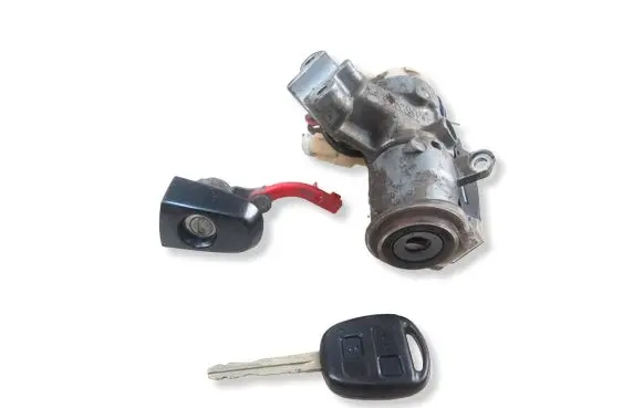 Toyota Avensis T220 Ignition lock 8978328061 627887000