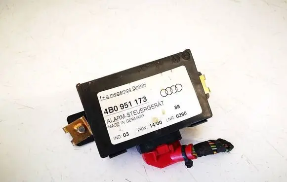Audi A3 S3 8L Alarm control unit/module 4b0951173