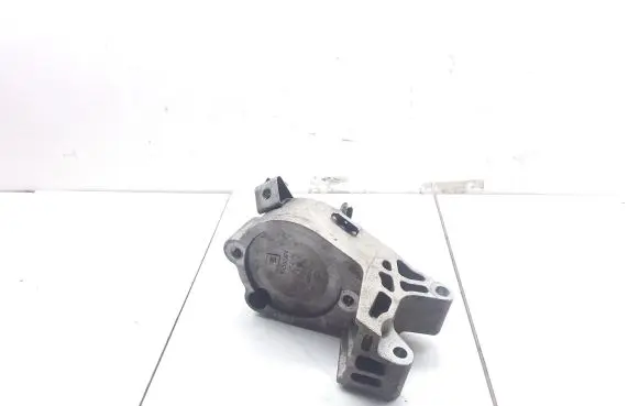 Opel Insignia A Power steering pump mounting bracket 55562276 532274354