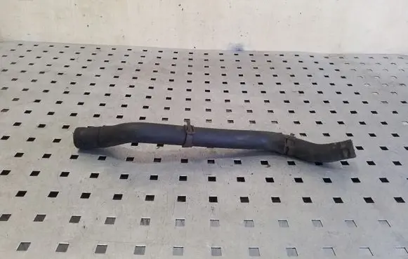 Volkswagen PASSAT B8 Engine coolant pipe/hose