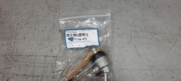 Volkswagen Beetle 1300 Fuel pressure sensor 111209021E
