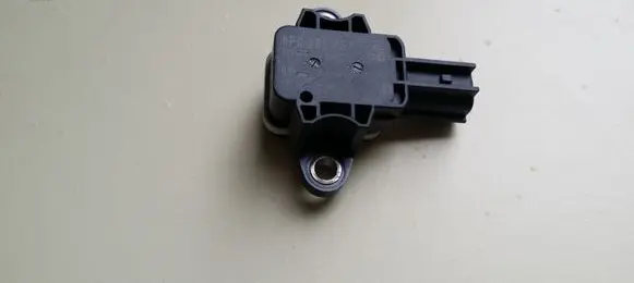 Audi TT TTS Mk2 Airbag deployment crash/impact sensor 8P0955557