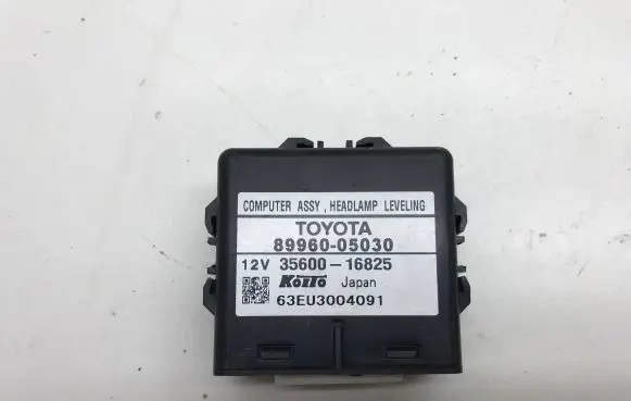Toyota Avensis T250 Light module LCM 8996005030 3560016825 63EU3004091